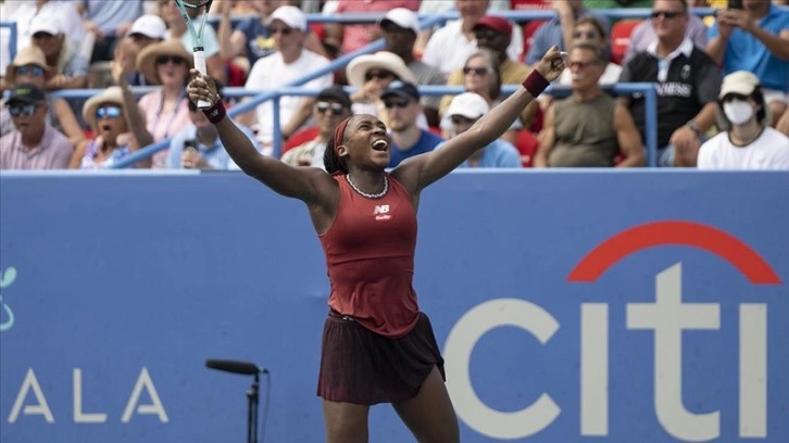 Mubadala Açık'ta kupayı Coco Gauff uzandı