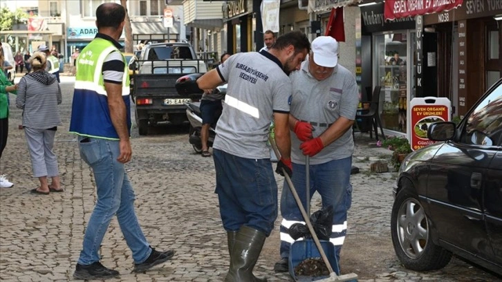 Mudanya'da hasara yol açan sağanak sonrası temizlik çalışması tamamlandı