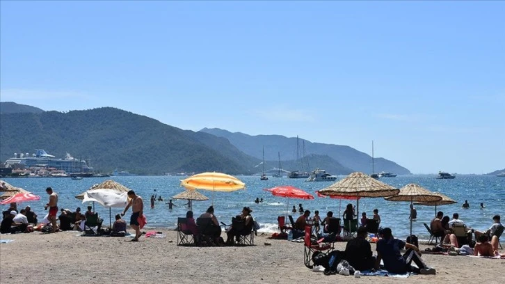 Muğla sahillerinde bayramın ikinci gününde de hareketlilik sürüyor