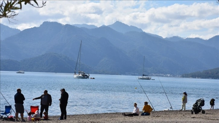 Muğla ve Antalya sahillerinde güneşli hava yoğunluğu