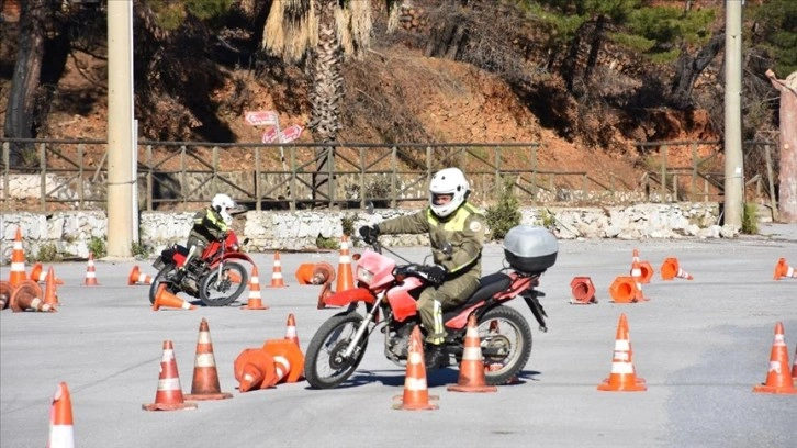 Muğla'da ormanlarda görevli motorize 'sincap' ekiplerine ileri sürüş eğitimi veriliyor