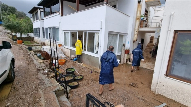 Muğla'da şiddetli yağıştan etkilenen alanlarda hasar tespiti yapılıyor