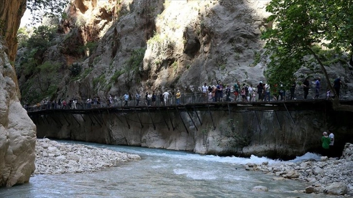 Muğla'daki Saklıkent Kanyonu'nda bayram tatili yoğunluğu