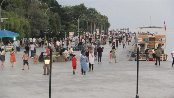 'Mutlu kent' Sinop bayramda doldu taştı