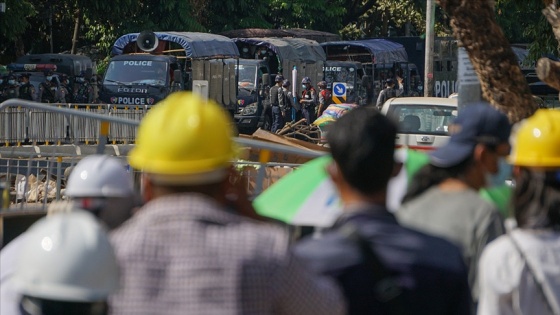 Myanmar'da protestocular güvenlik güçlerinin kanlı müdahalesine rağmen sokaklara döküldü
