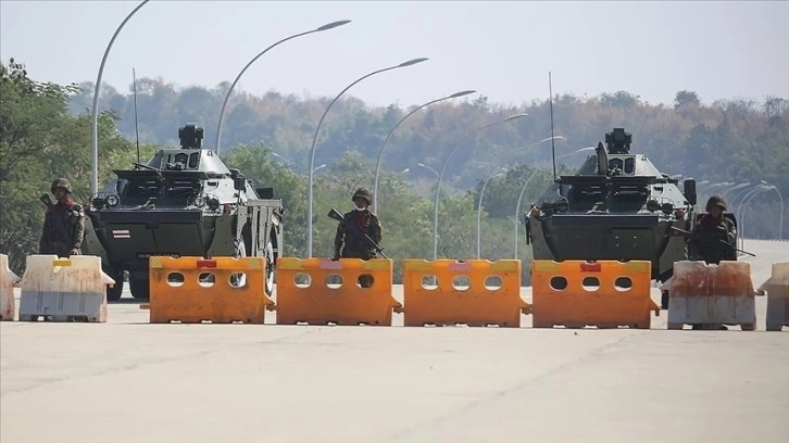 Myanmar'ın askeri lideri Hlaing, ordunun darbe karşıtlarını yok edeceğini belirtti