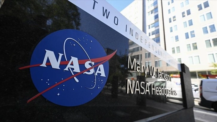 NASA'nın Artemis Misyonu'nda astronotların Ay'a inişi 2026'ya ertelendi