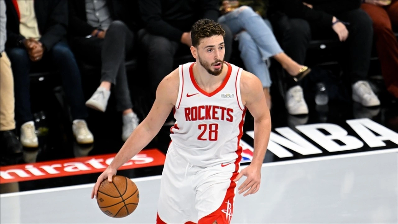 NBA'de Alperen Şeng&uuml;n'&uuml;n "triple-double" performansı Houston Rockets'a yetm