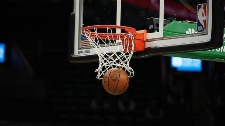 NBA'de Knicks'i son saniye üçlüğüyle yenen Suns, üst üste 7. galibiyetini aldı