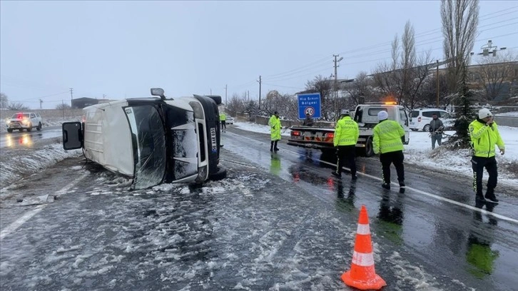 Nevşehir'de devrilen işçi servisindeki 1 kişi öldü, 12 kişi yaralandı