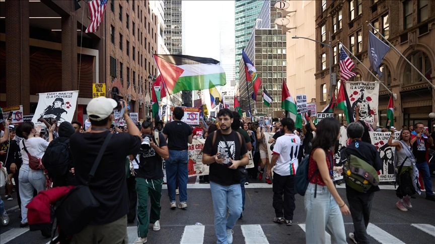 New York'ta, Gazze'deki soykırım ve İsrail Başbakanı Netanyahu'nun BM ziyaretine protesto
