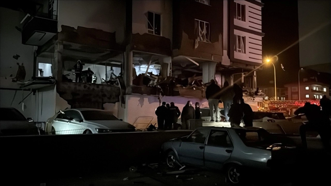 Niğde'de bir apartmandaki doğal gaz patlamasında 16 kişi yaralandı