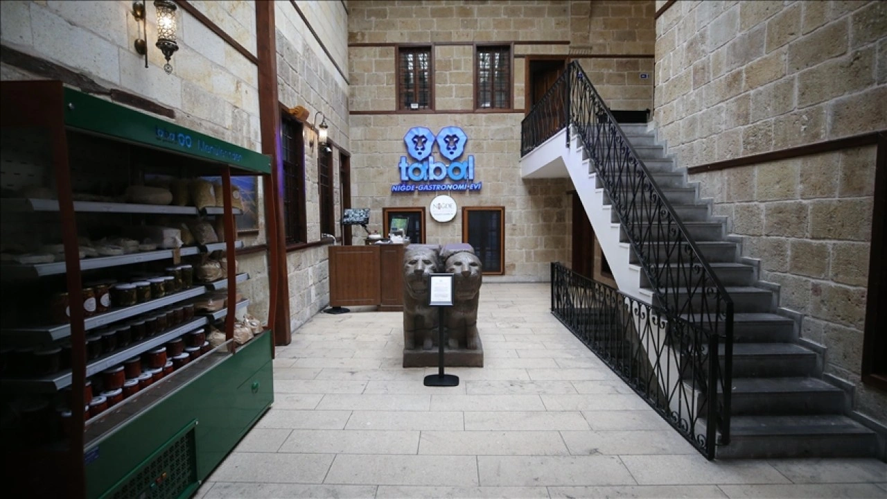 Niğde'ye özgü lezzetler hazırlayan Gastronomi Evi, dünyanın prestijli restoranları arasına gird