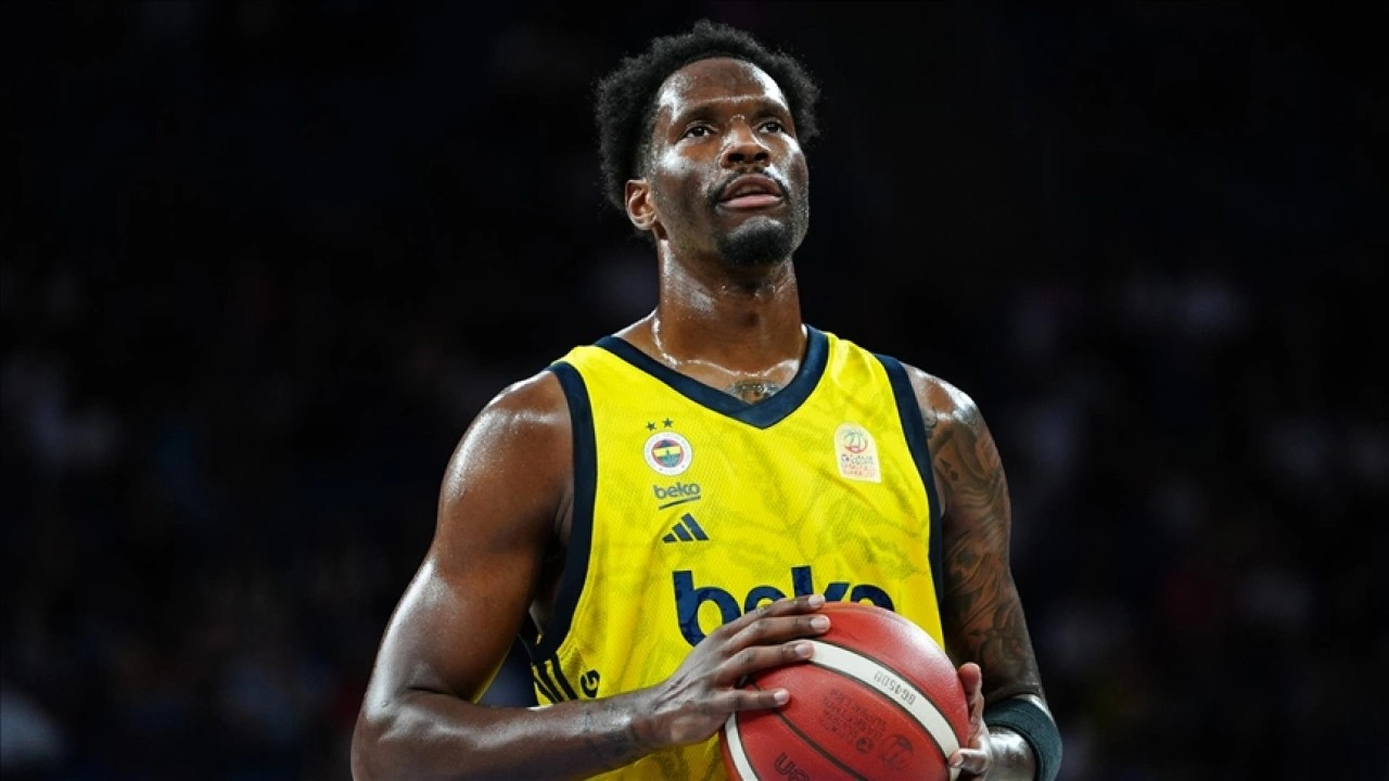 Nigel Hayes-Davis kariyerine NBA'de devam edecek