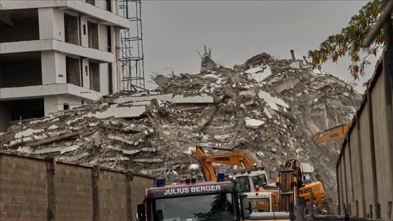 Nijerya'da 21 katlı binanın çökmesi sonucu ölenlerin sayısı 36'ya yükseldi