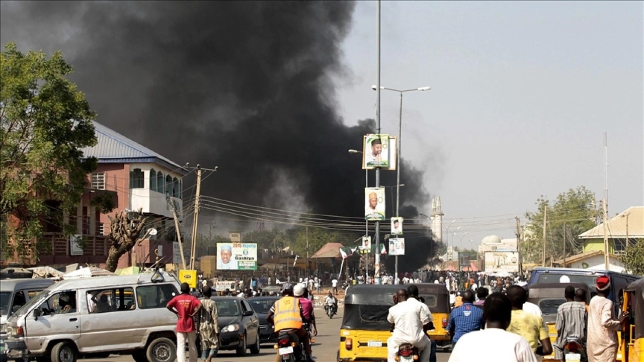 Nijerya'da camiye intihar saldırısı d&uuml;zenlendi