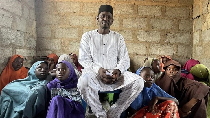 Nijeryalı hayırsever Tijjani, çatışmalardan kaçan kız çocuklarını eğitime kazandırıyor