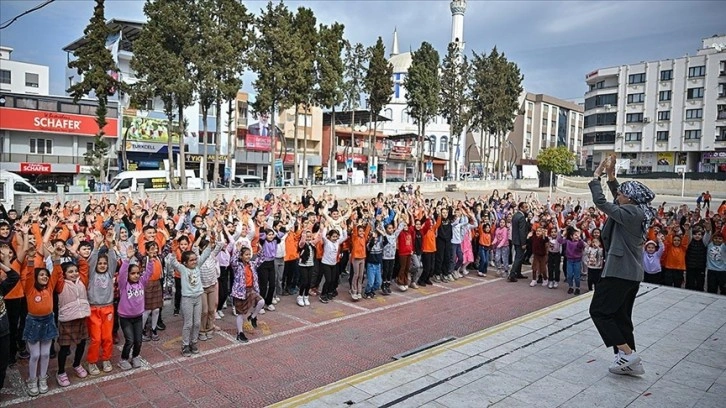 Öğrencilerin derse geç kalma alışkanlığı zumbayla çözüldü