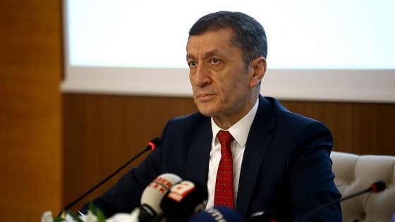 &#039;Öğrencilerinize sözlerinizle değil halinizle örnek olun&#039;
