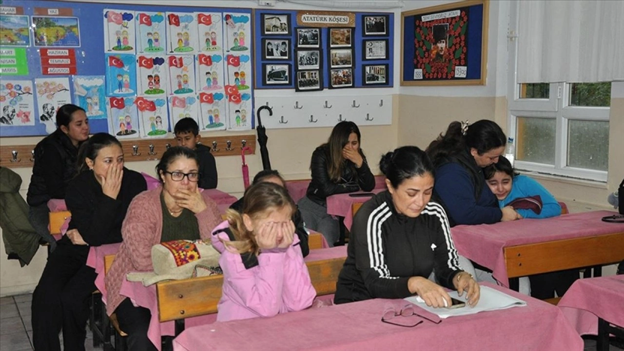 Öğretmenler Günü'nde motosikletin çarpması sonucu hayatını kaybeden öğretmenin okulunda yas hak