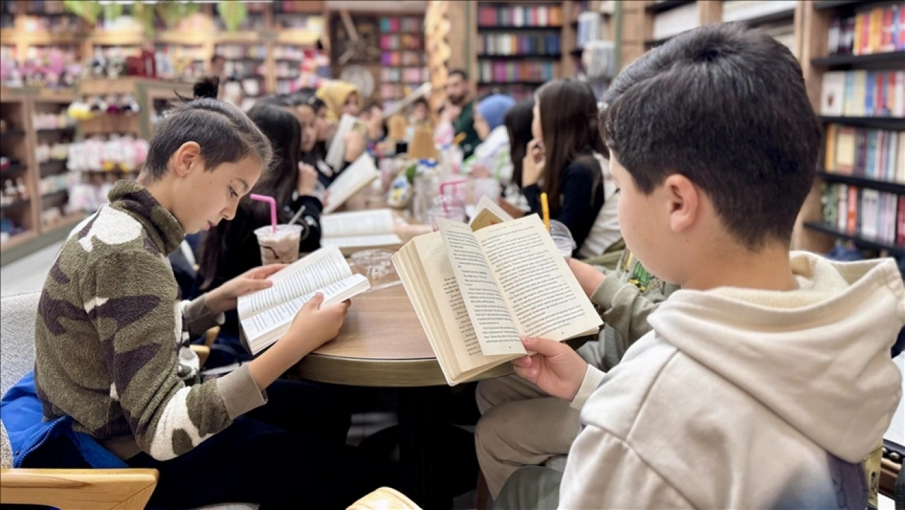 Öğretmenler 'kitap tahlili' ile öğrencilere okuma alışkanlığı kazandırıyor