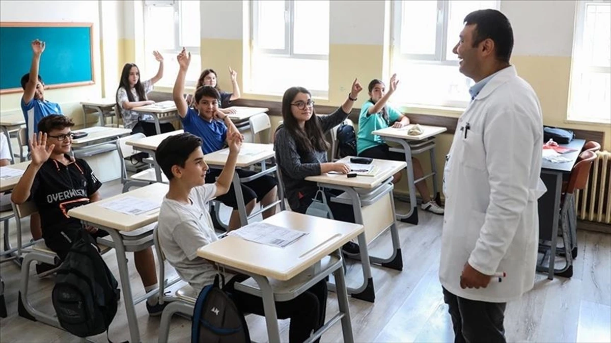 Öğretmenlerin isteğe bağlı yer değiştirme sonuçları açıklandı