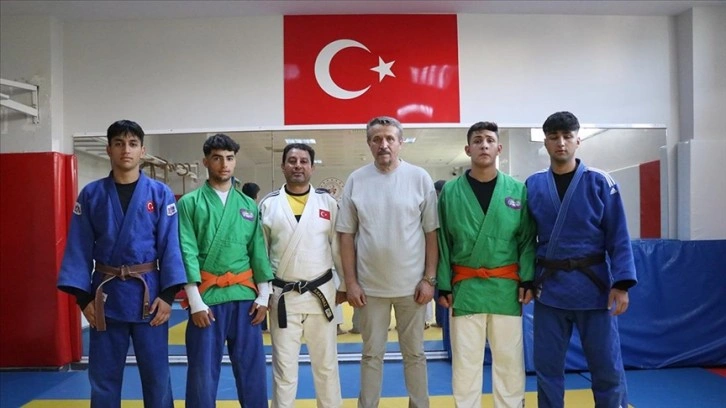 Okulda tanıştıkları kuraşta 2 Avrupa şampiyonluğu kazandılar