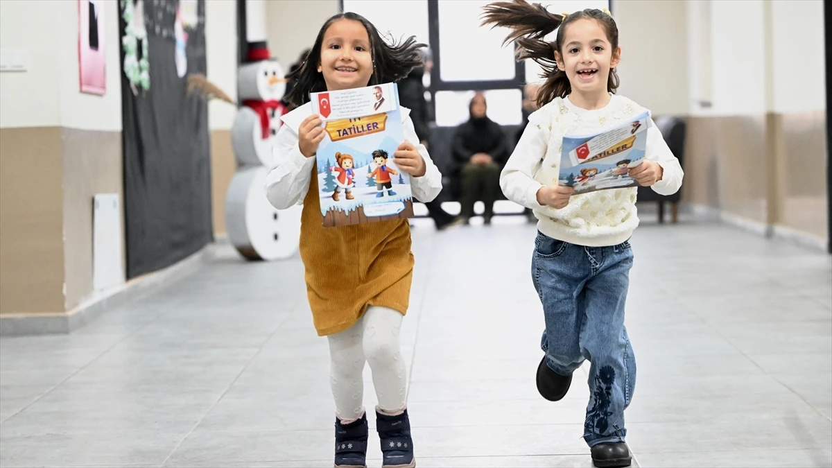 Okullarda karne heyecanı