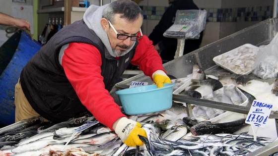 Olumsuz hava koşulları balık fiyatlarını artırdı