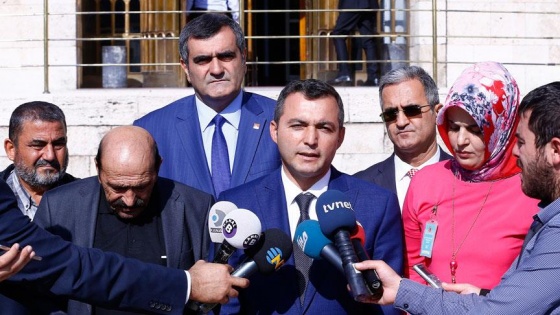 Ölümü şüpheli bulunan askerlerin aileleri Meclis'te