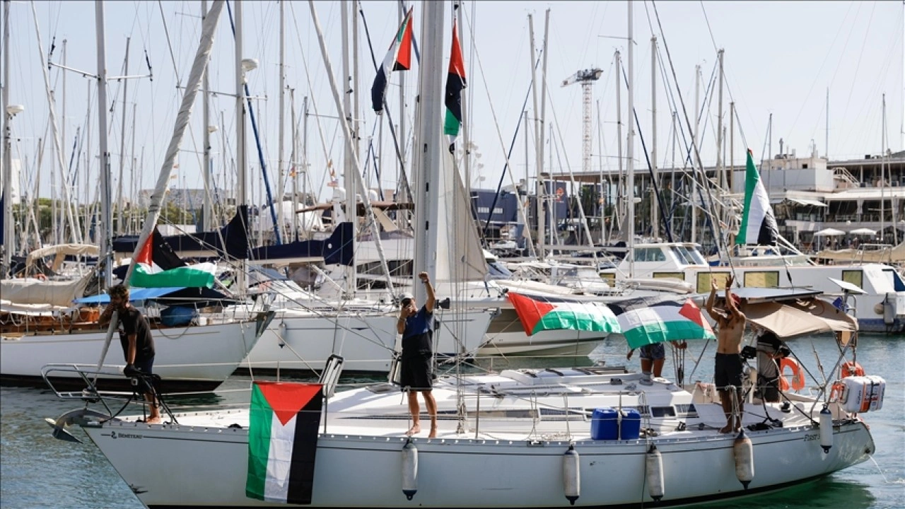 Onlarca tekne İsrail'in ablukasını kırmak ve Filistin ile dayanışma için Akdeniz'de yelken