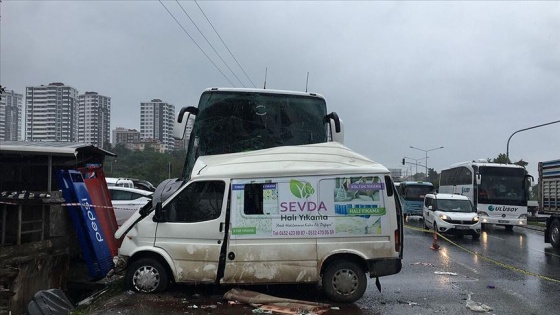 Ordu'da yolcu otobüsü minibüsle çarpıştı: 3 ölü, 11 yaralı