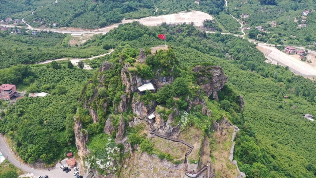 Ordu'daki 2 bin 500 yıllık Ünye Kalesi ziyaretçilerini ağırlamaya başladı