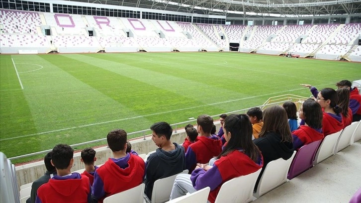 Ordu'da 20 bin seyirci kapasiteli stat, spor lisesi öğrencilerine okul oldu