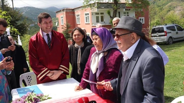 Ordu'da 50 torunları olan çift, birlikteliklerinin 75. yılında nikah tazeledi