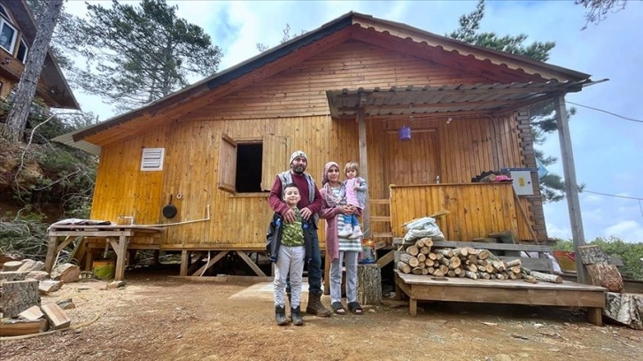 Osmaniye'de evlerine giremeyen bazı depremzedeler yaylalarda yaşıyor