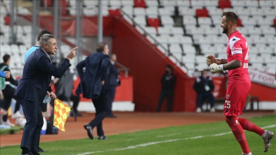 'Oyuncularımın maç kazanma arzusu beni mutlu ediyor'