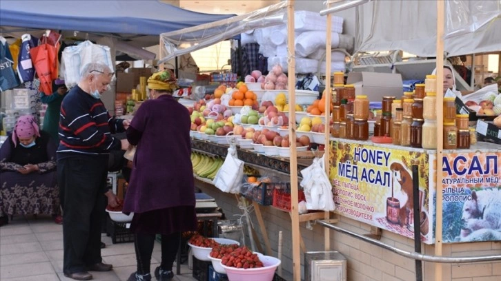 Özbekistan'da 1 Mart'tan itibaren maske takma zorunluluğu kaldırılıyor