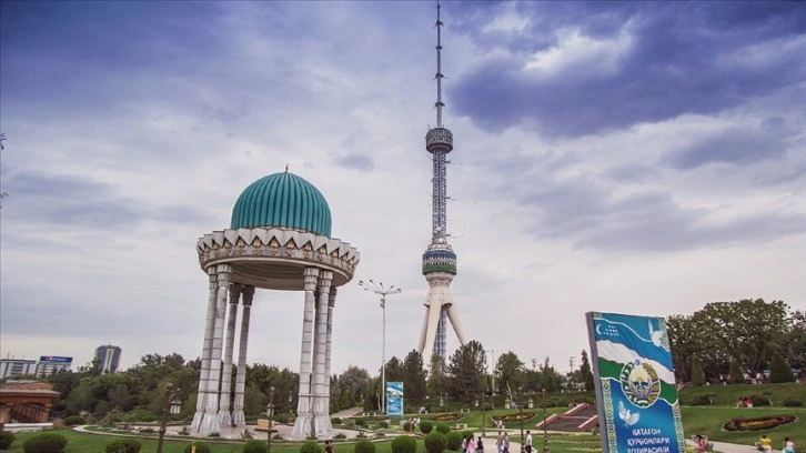 Özbekistan'da bakanlık ve kamu kurumlarının sayısı 61'den 28'e düşürülecek