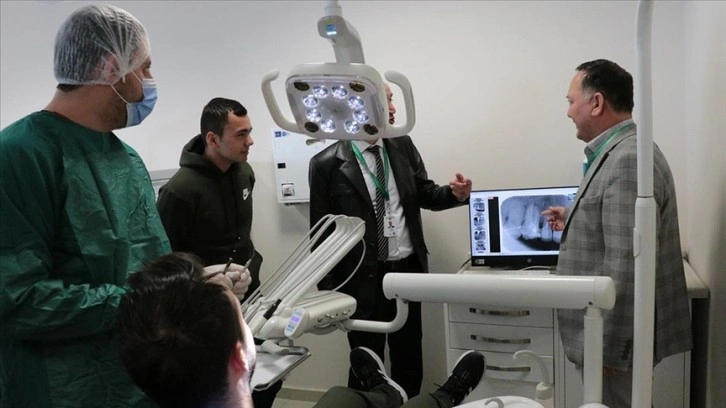Özbekistan'dan gelen üniversite heyeti Türk diş hekimlerinin deneyimlerinden faydalanıyor