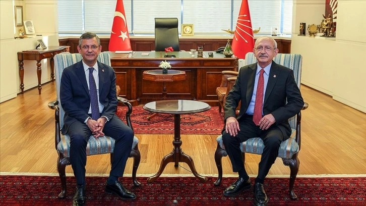 Özgür Özel genel başkanlık görevini Kemal Kılıçdaroğlu'ndan devraldı