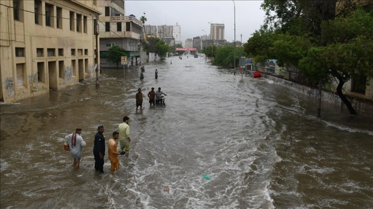 Pakistan'da muson yağmurları nedeniyle ölenlerin sayısı 312'ye yükseldi