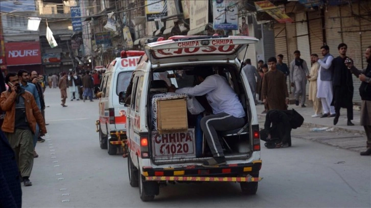 Pakistan’da Şiilere ait camiye intihar saldırısında ölenlerin sayısı 63'e çıktı