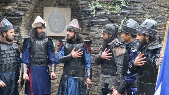 Pakistanlı gençler &#039;Diriliş Ertuğrul&#039; sevgisini sete taşıdı