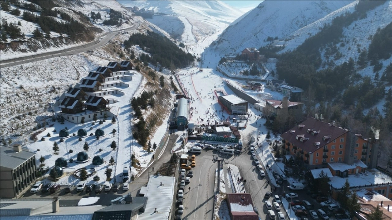 Paland&ouml;ken'de yılbaşı dolu dolu ge&ccedil;ecek