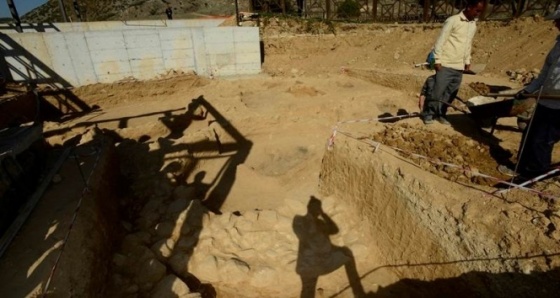Pamukkale'de Demir Çağ dönemine ait kaplar bulundu