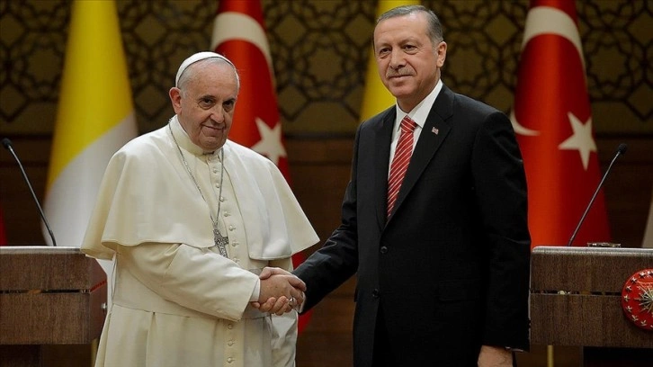 Papa, Cumhurbaşkanı Erdoğan'ın Ukrayna'daki savaşa çözüm bulma çabalarını takdirle karşılı