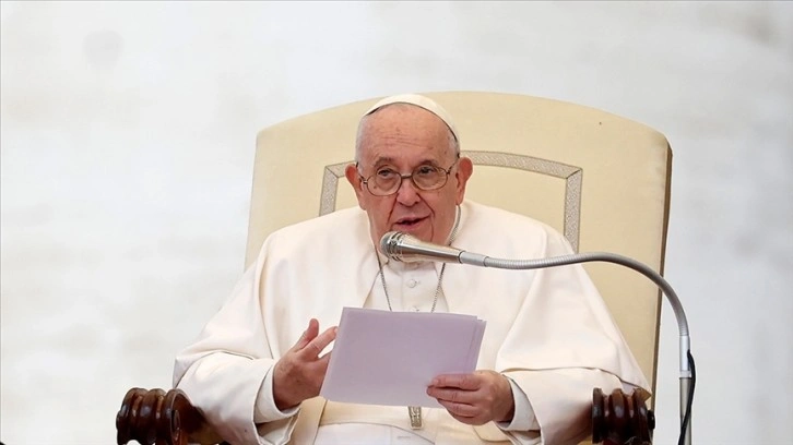 Papa, geleneksel Noel mesajında silahların susması çağrısında bulundu: