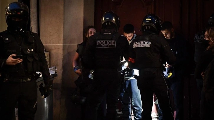 Paris'teki gösteriler öncesi 37 kişi gözaltına alındı