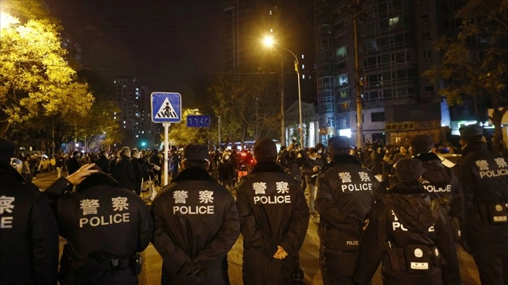 Pekin'deki Kovid-19 protestosunda hak ve özgürlük talepleri dile getirildi